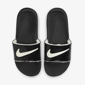Girls Youth 4 Nike Black and White Lined  Slide Sandals